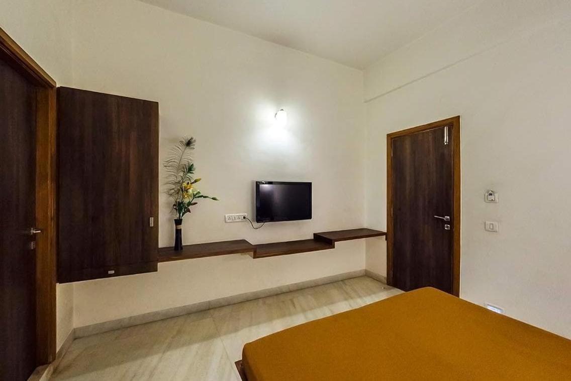 Hotel Grand 3D Bhuj Buitenkant foto